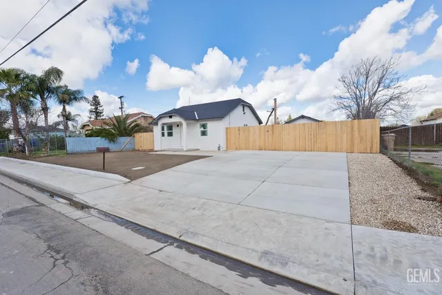 506 Beardsley Ave, Bakersfield, CA 93308