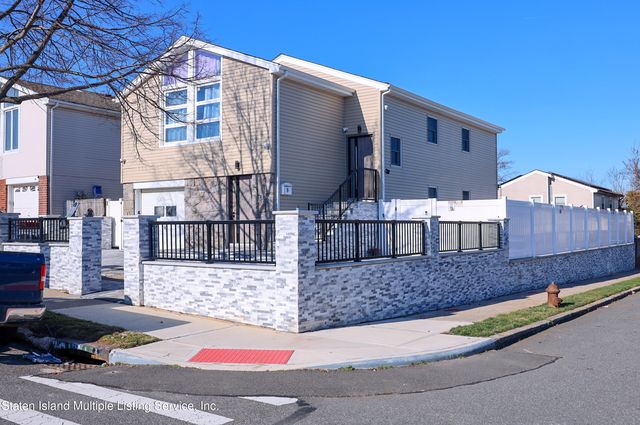 5 Dierauf St, Staten Island, NY 10312