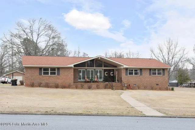 1265 Parrish Pkwy, Alexander City, AL 35010