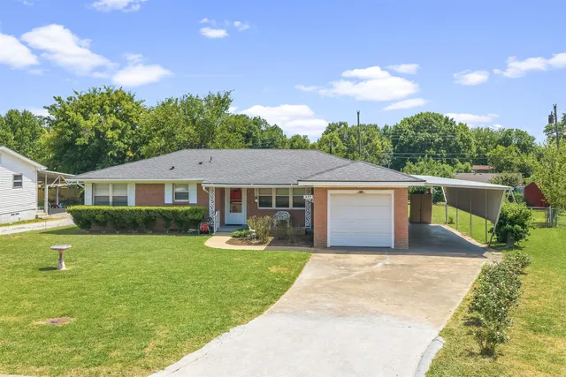 829 W  22nd St, Ada, OK 74820