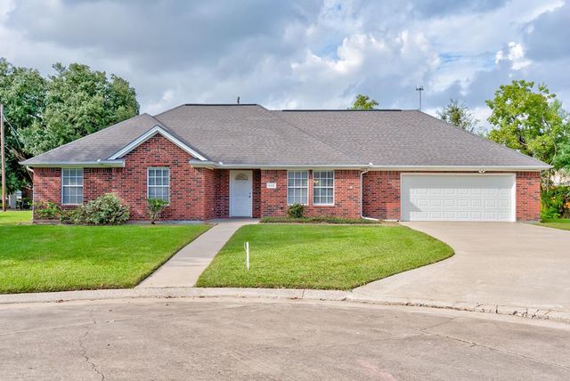 6411 Gonzales Ct, Groves, TX 77619