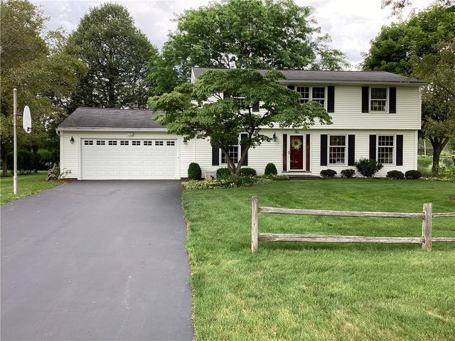 10 Squire Ln, Pittsford, NY 14534
