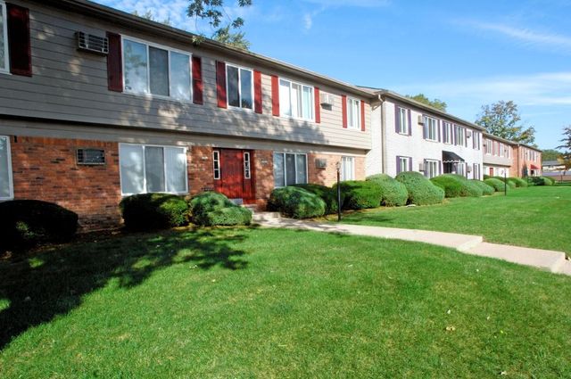 501 E  Irving Ave  #4-101, Madison Heights, MI 48071