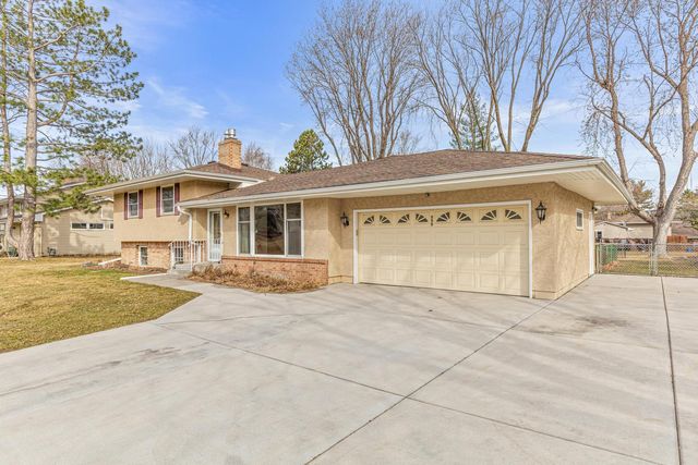999 Cannon Ave, Shoreview, MN 55126