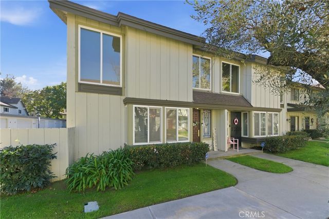 9712 Karmont Ave, South Gate, CA 90280