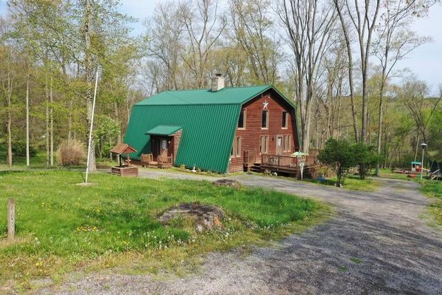 13893 County Road 100, Lakeville, OH 44638