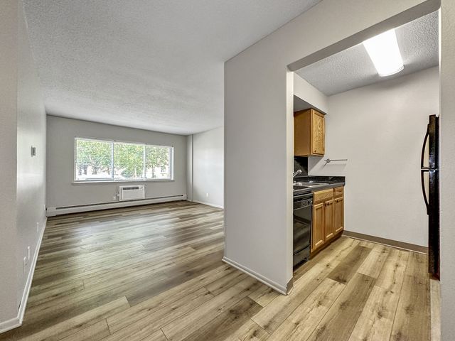 3407 Grand Ave #217, Des Moines, IA 50312