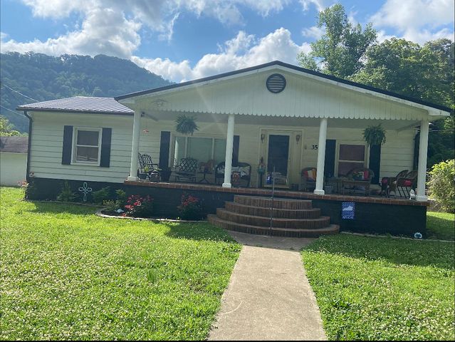 35 Trilby Tackett Rd, Pikeville, KY 41501