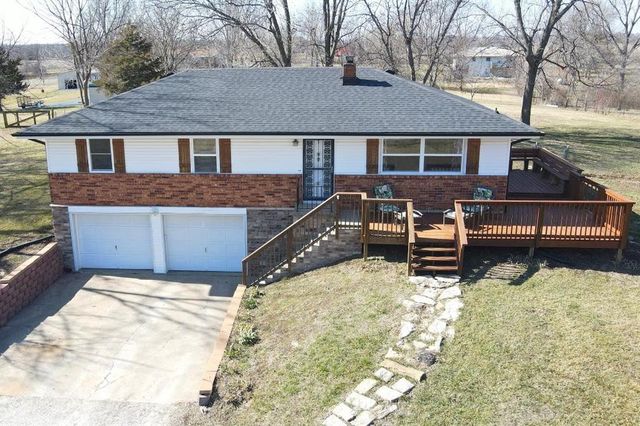 14624 Wise Rd, Smithville, MO 64089