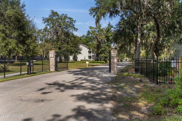 111 Wrights Point Dr, Beaufort, SC 29902