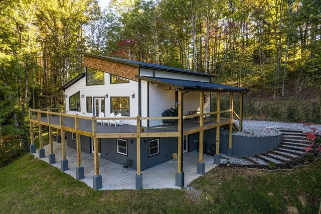 272 W  Ridge Dr, Bryson City, NC 28713