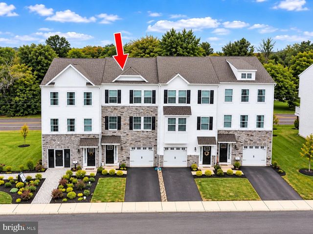 110 Bell Ct, Sellersville, PA 18960