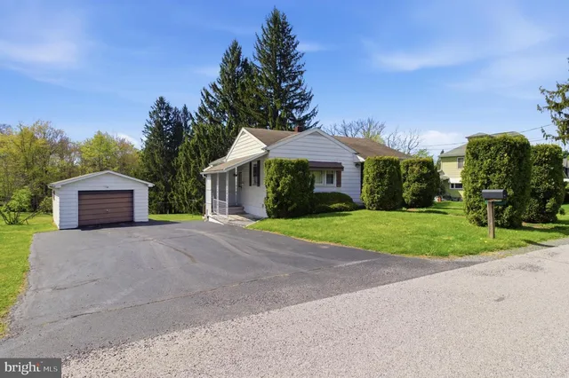 162 Glendale Ave, Morrisdale, PA 16858