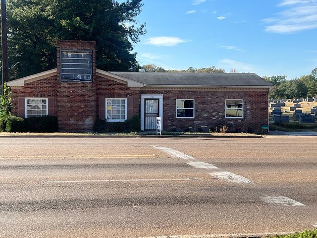 1155 Martin Luther #100078, Grenada, MS 38901
