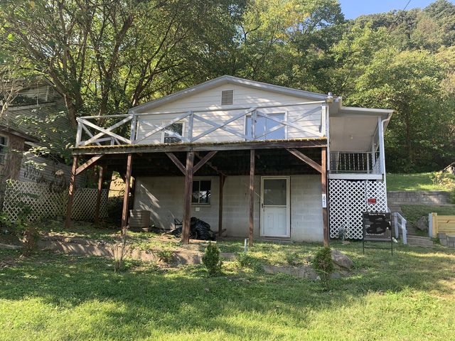 47 Laird St, Smithers, WV 25186