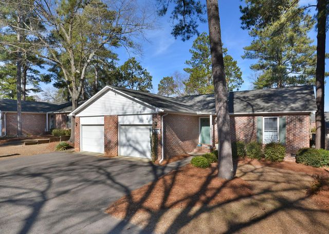 42 Prospect St, Southern Pines, NC 28387