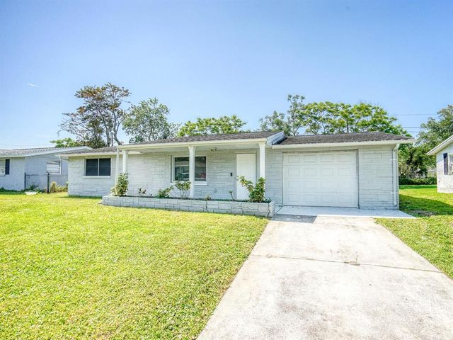 5032 Cape Cod Dr, Holiday, FL 34690