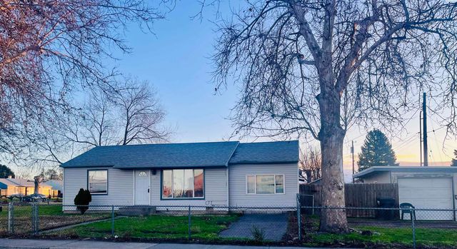 621 N  20th Ave, Pasco, WA 99301