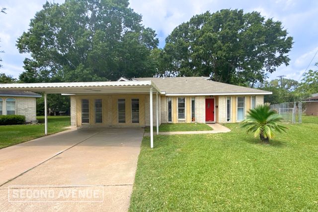 7518 Canary Cir, Texas City, TX 77591