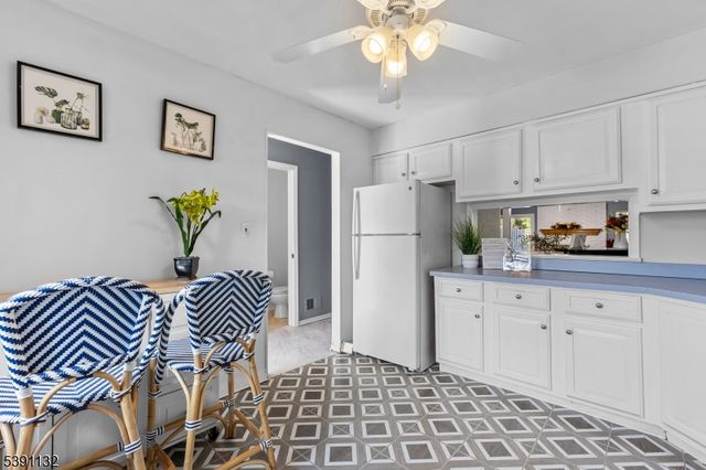 25 Chelsea Way, Bridgewater, NJ 08807