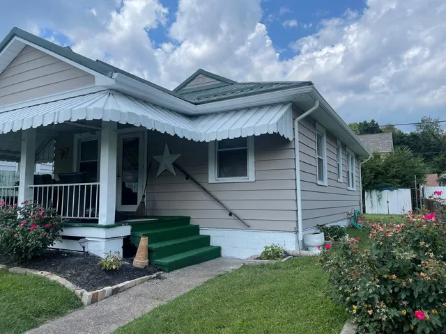 85 B St, Boomer, WV 25031