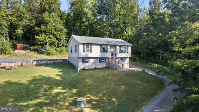 247 Arrowood Rd, Linden, VA 22642