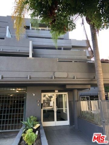 939 Palm Ave  #404, West Hollywood, CA 90069