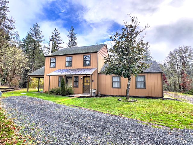 5407 Tunnel Loop Rd, Grants Pass, OR 97526