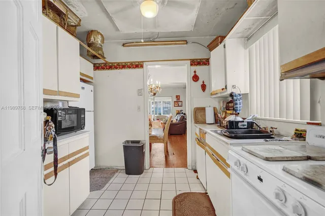 1451 NW 43rd St, Miami, FL 33142