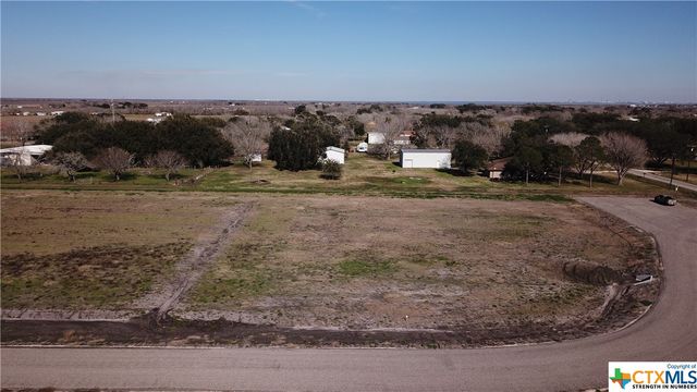 1 Cotton Field Ln, Pt Lavaca, TX 77979