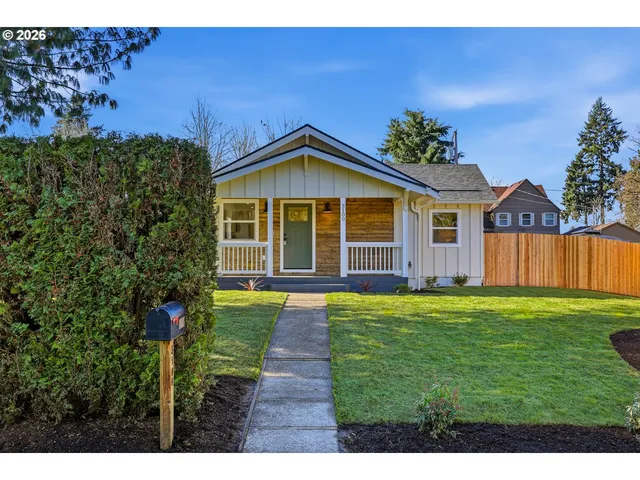 3100 Q St, Vancouver, WA 98663