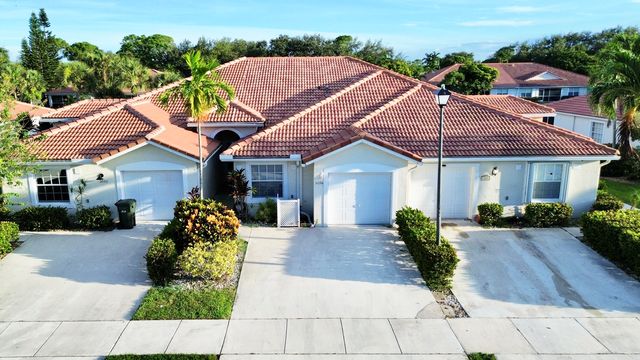 5096 N La Sedona Circle, Delray Beach, FL 33484