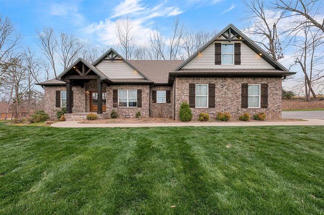 266 Doe Crossing Dr, Smiths Grove, KY 42171