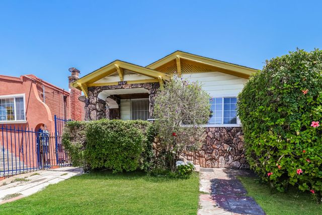 4692 Congress Ave, Oakland, CA 94601