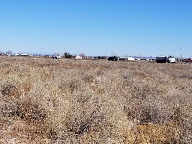 38 Club House Rd, Moriarty, NM 87035