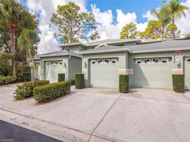 800 New Waterford Dr   #A-102, Naples, FL 34104
