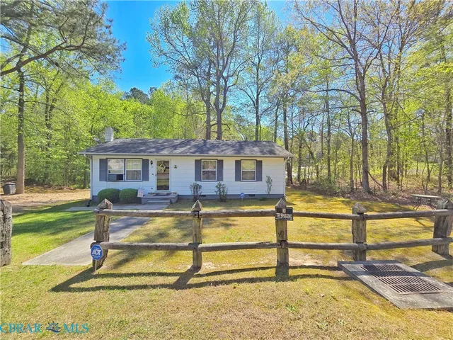 312 Sullivan St, Blackstone, VA 23824