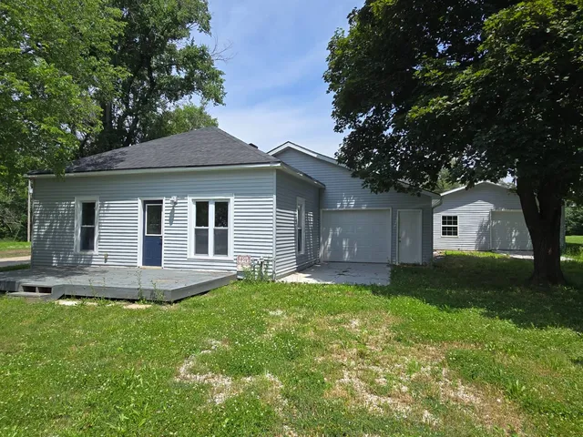 202 12th St, Pawnee City, NE 68420