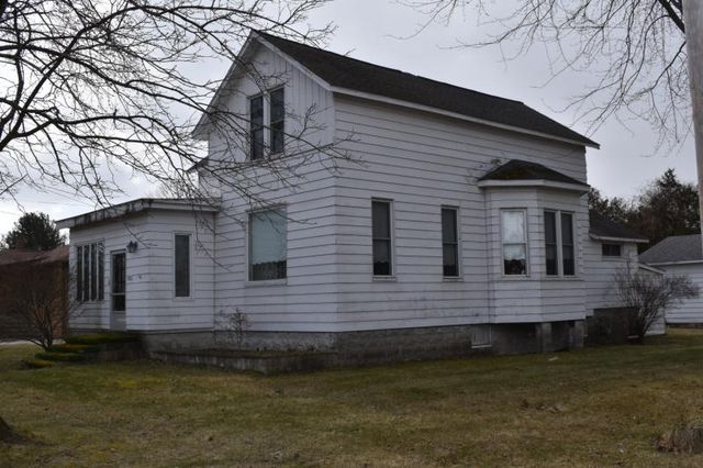 200 2nd Ave, Tawas City, MI 48763