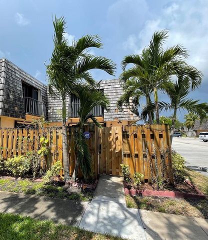 219 Lake Arbor Dr #219, Lake Worth, FL 33461