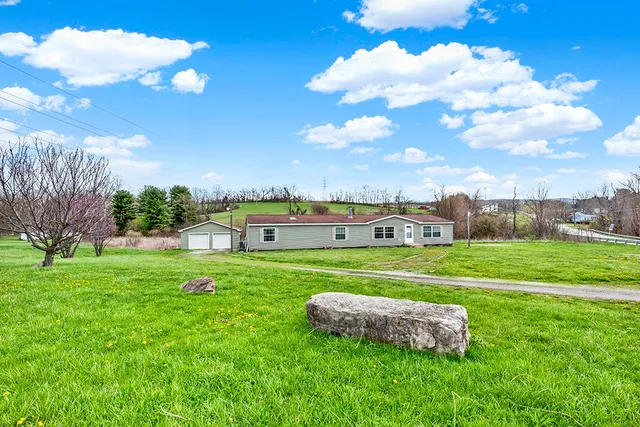 2533 W  Crawford Ave, Connellsville, PA 15425