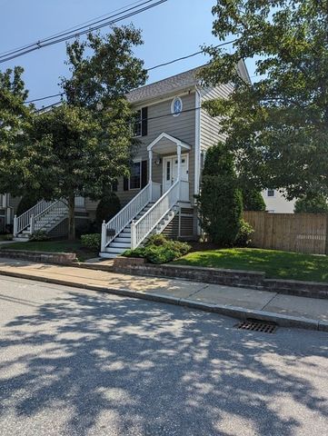 30 Russell St #6, Waltham, MA 02453