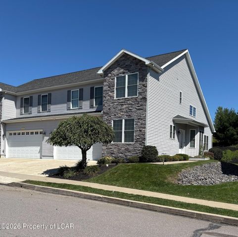 63 Grandview Dr, Pittston, PA 18640