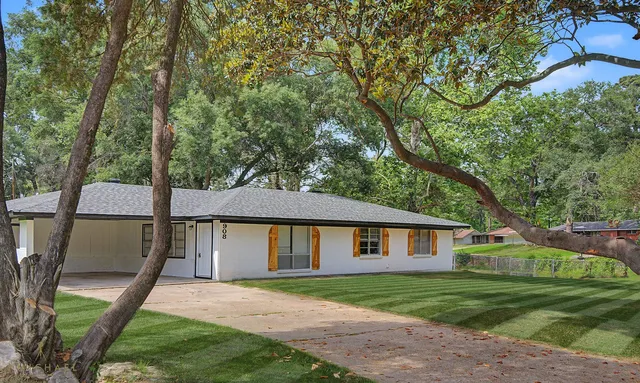 908 Deer Park Rd, Shreveport, LA 71107