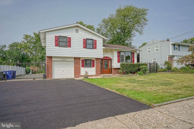2209 New Albany Rd, Cinnaminson, NJ 08077