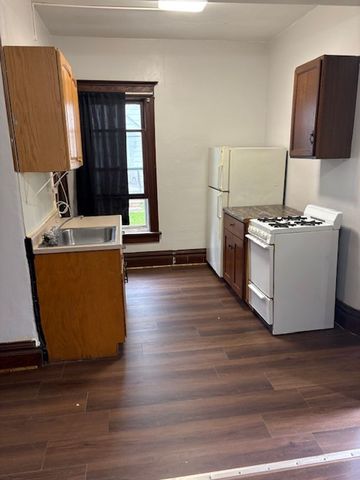 903 Randolph St, Waterloo, IA 50702