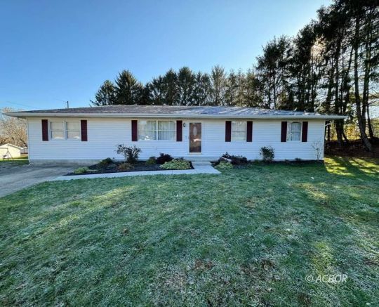649 Sunset Dr, Wellston, OH 45692