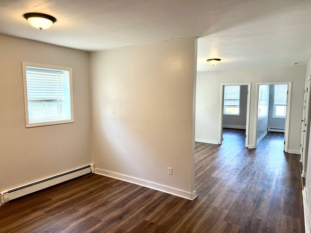 280 3rd St #2, Troy, NY 12180