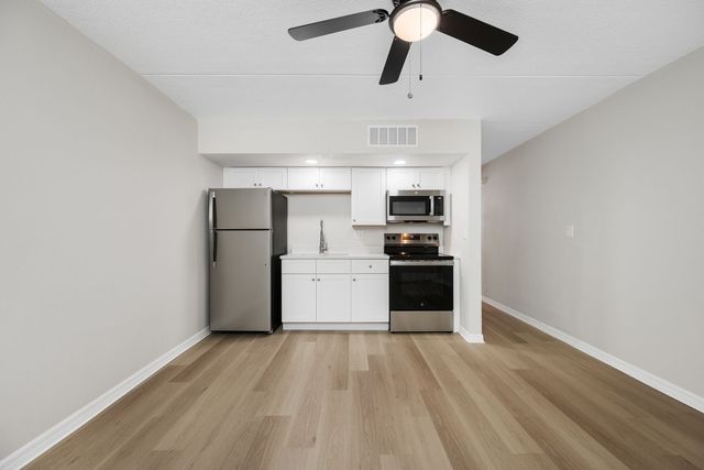 8012 Blind Pass Rd #2, Saint Petersburg, FL 33706