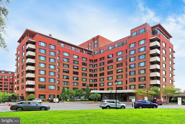 1011 Arlington Blvd #513, Arlington, VA 22209